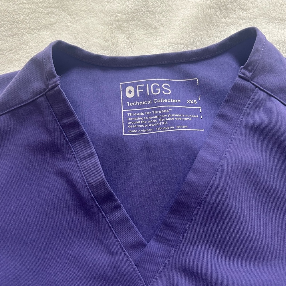FIGS Amethyst Limited Edition Set - Picture 2 of 3